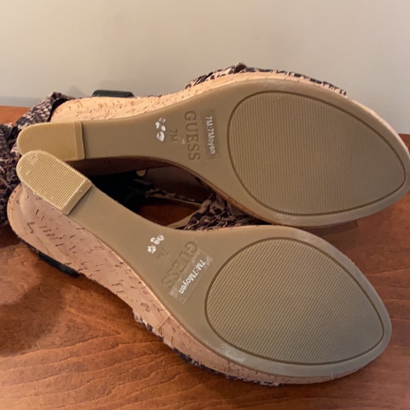 Guess wedge shoes - Picture 3 of 5